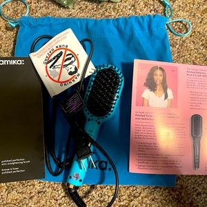 Mini straightening brush